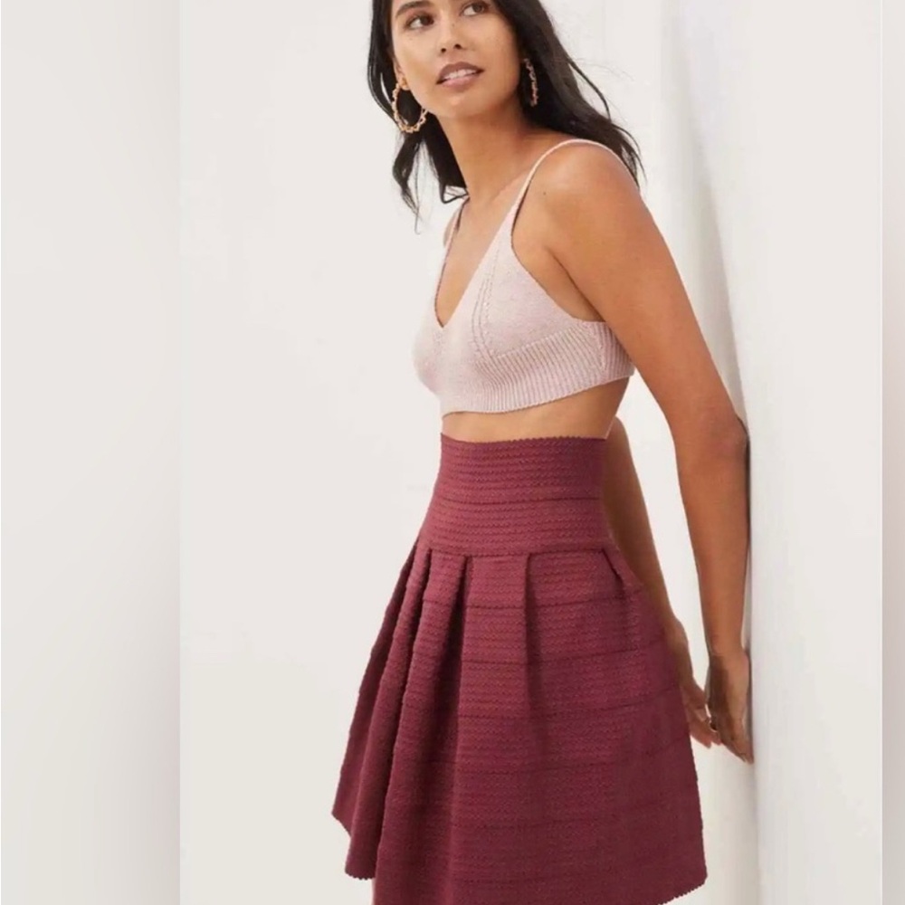 Anthropologie Girls from Savoy Pleated Maroon Burgundy Ponte Bell Skirt M L
NWT